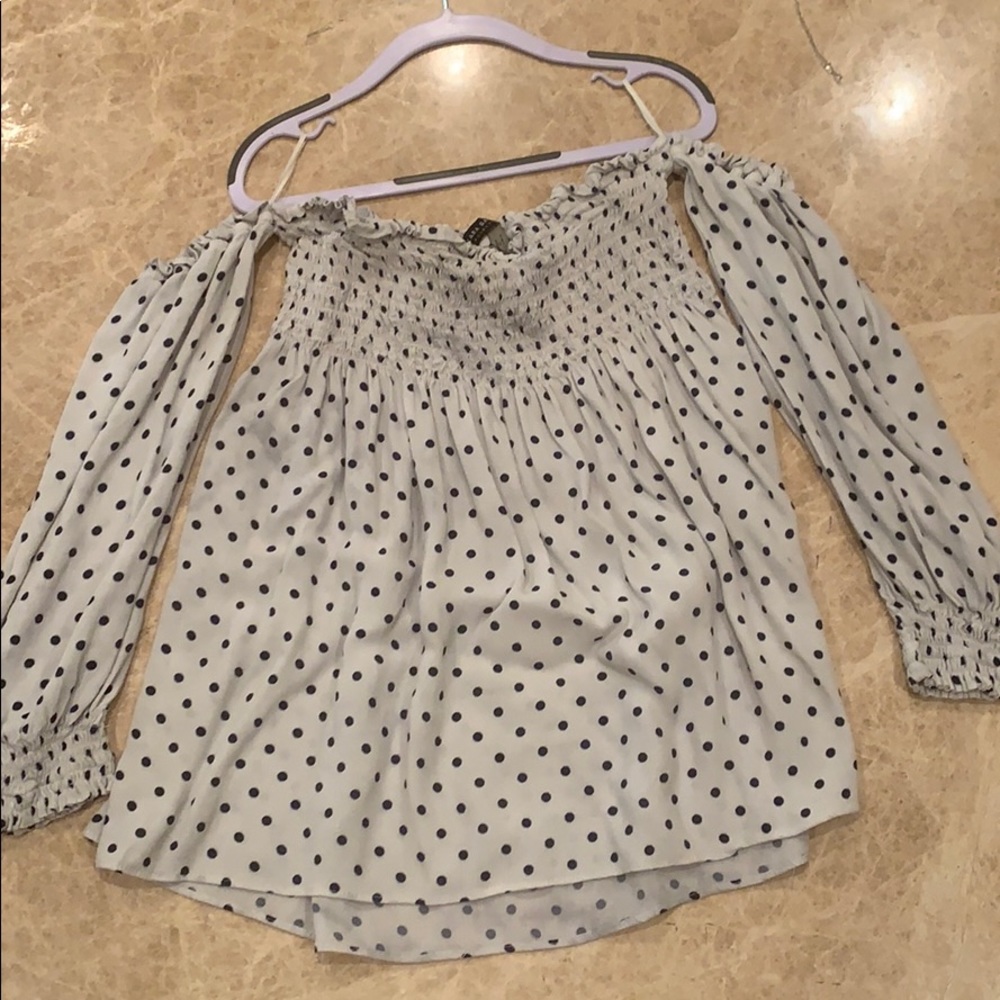 adorable cold shoulder zara shirt!!